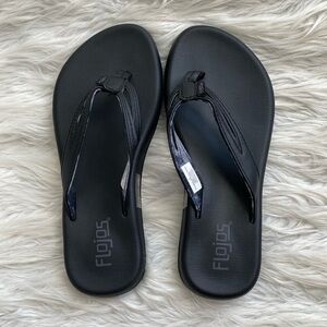 Flojos | Classic Black Flip Flop Sandals